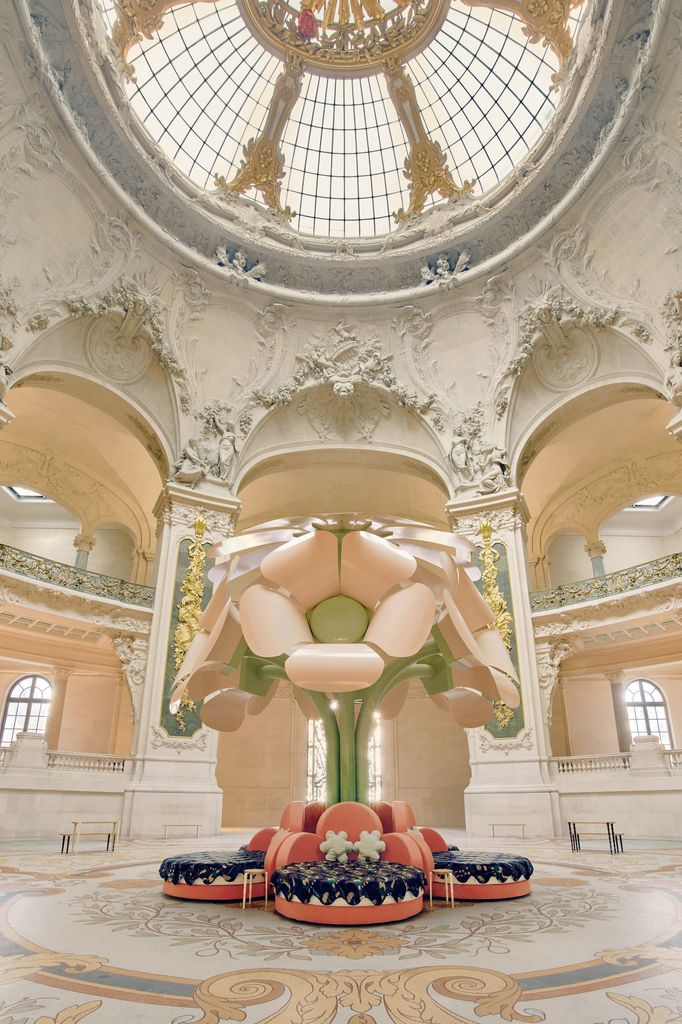 La instalación 'Le Grand Bouquet', expuesta en el Grand Palais durante la Paris Design Week de 2026.