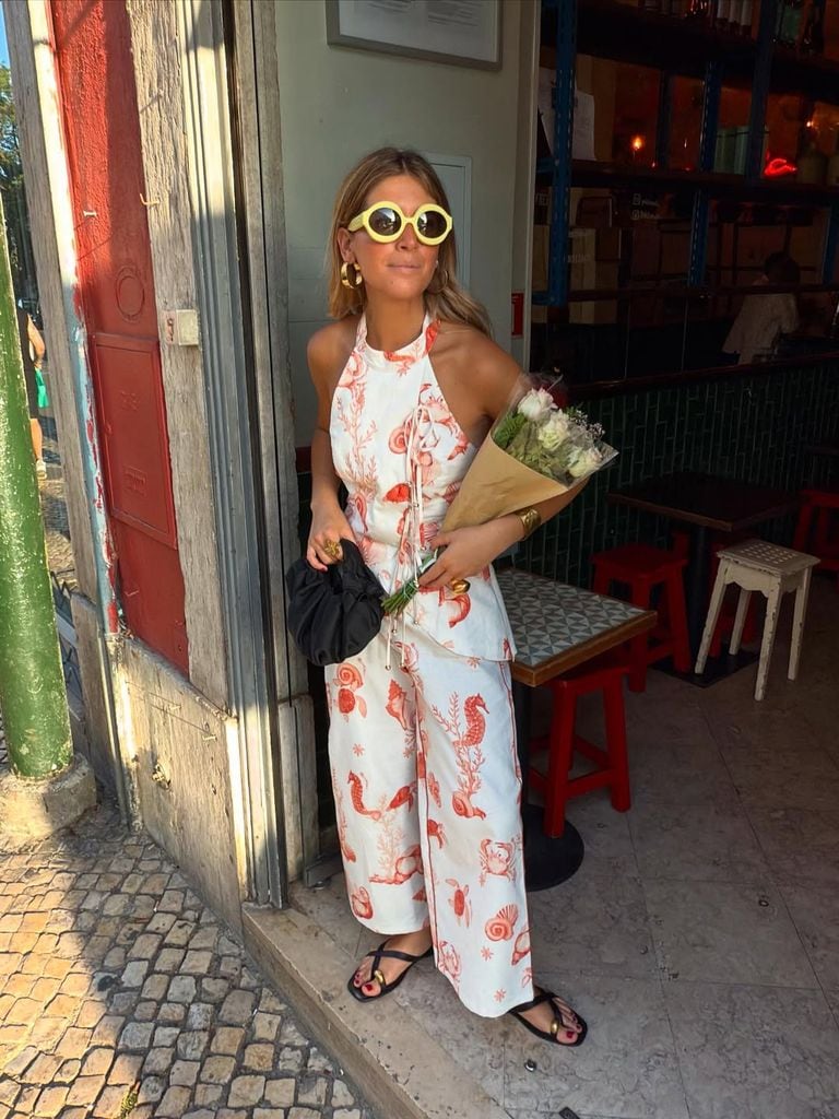 Look con conjunto estampado
