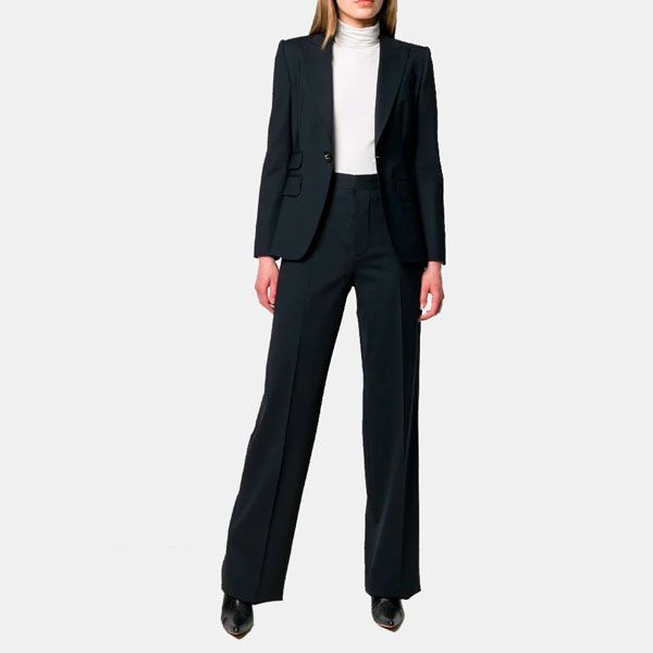 traje acampanado