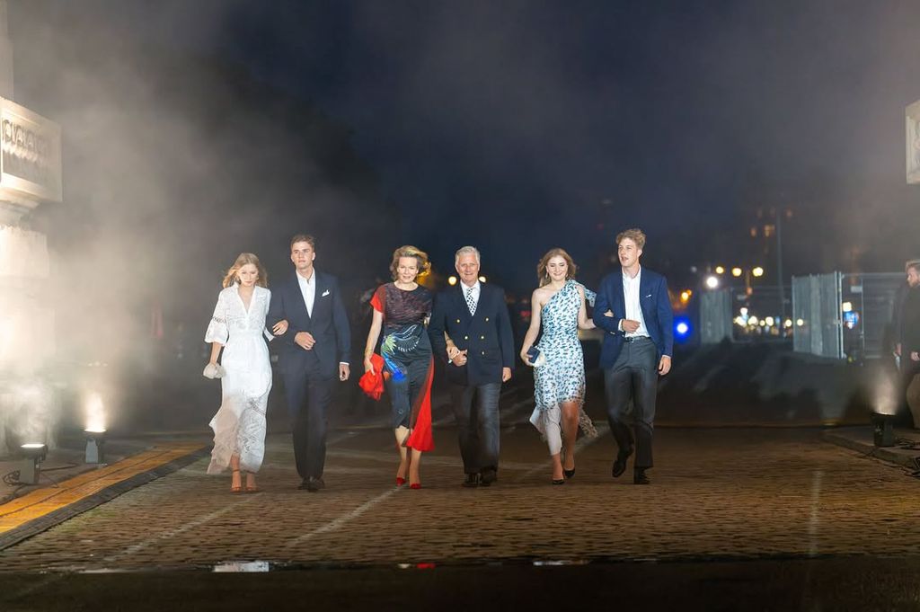 La Familia Real de Bélgica en el Parc du Cinquantenaire el 21 de julio de 2025 celebrando la Fiesta Nacional de Bélgica