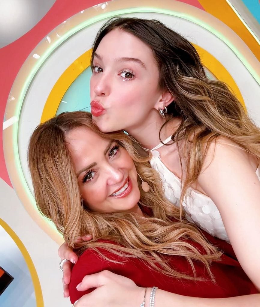 Andrea Legarreta y Mía Rubín 