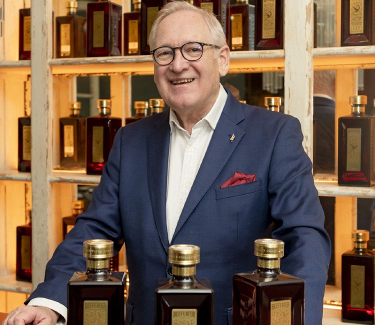 Desmond Payne, maestro destilador de ginebra
