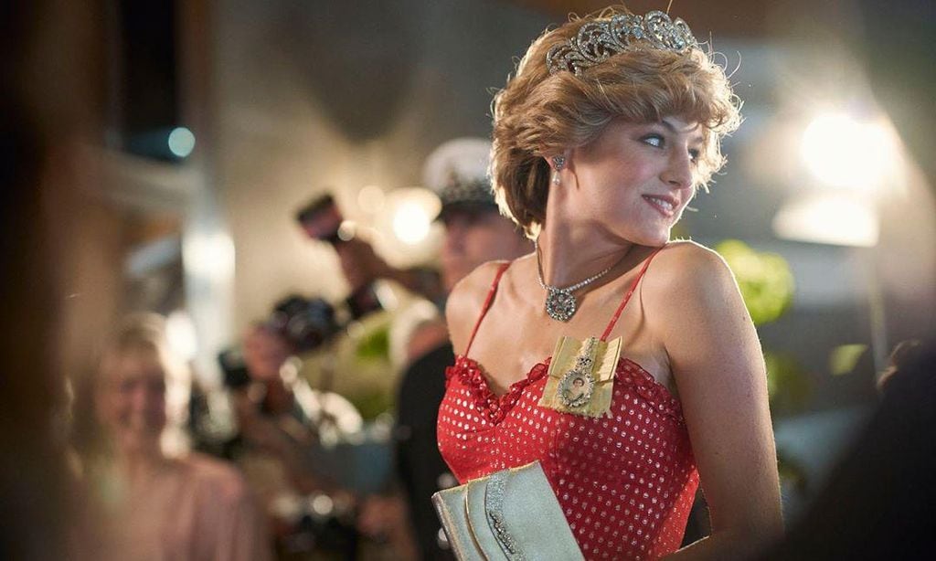 emma corrin como la princesa diana en the crown
