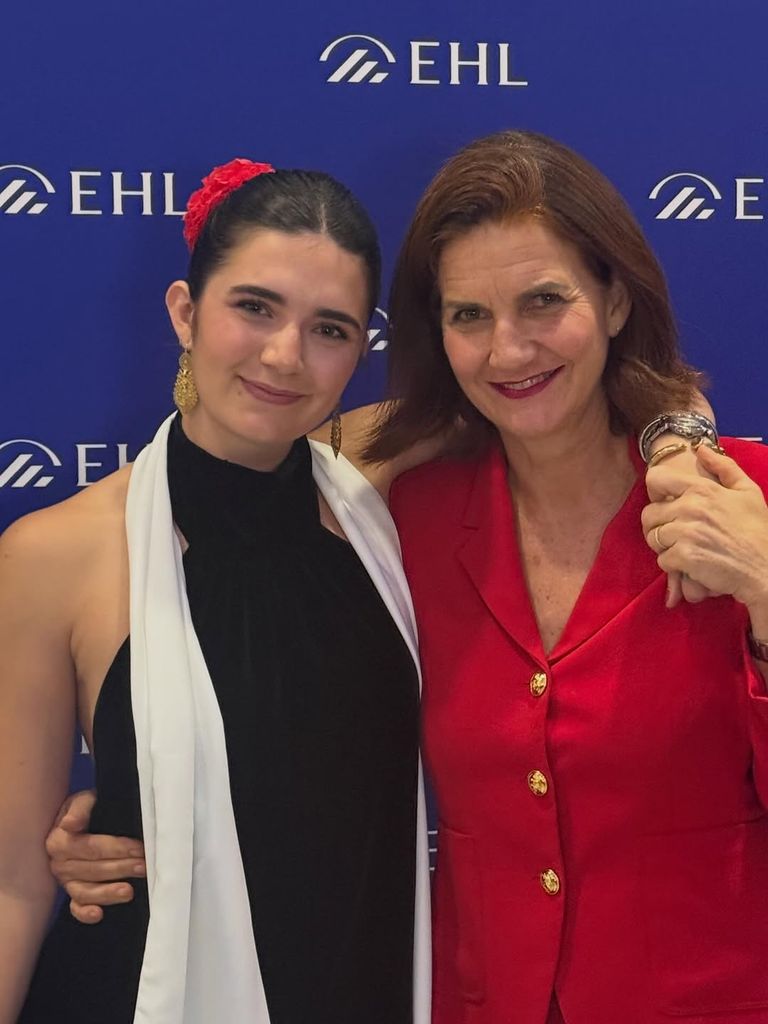 Samantha Vallejo-Nágera y su hija Cloe