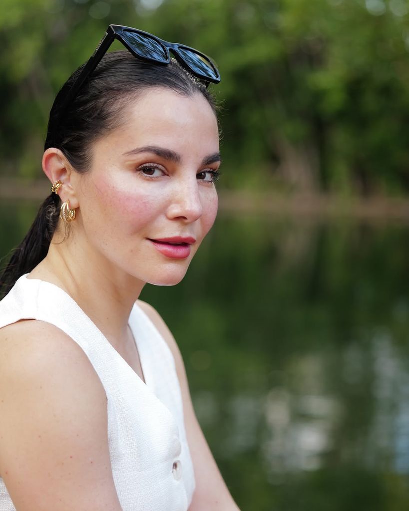 Entre lágrimas, Martha Higareda cómo ella y una de sus bebés estuvieron en peligro tras el parto