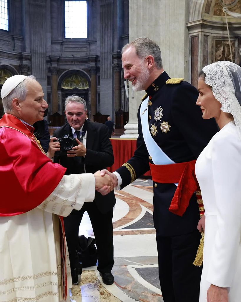 El rey Felipe VI y la reina Letizia con el Papa León XIV