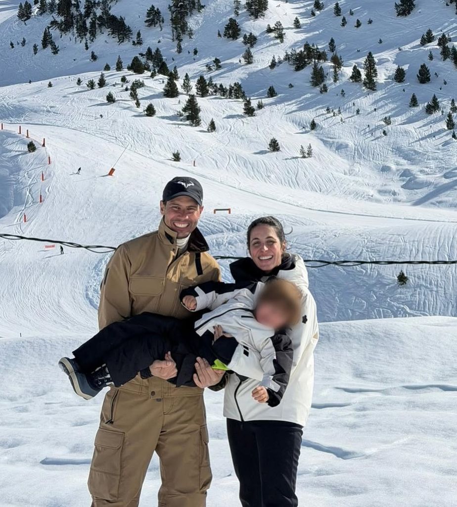 Rafa Nadal disfruta junto a su familia esquiando