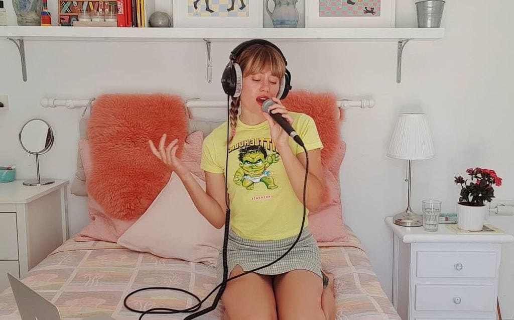 Además de actriz Kimberley es cantante y compositora