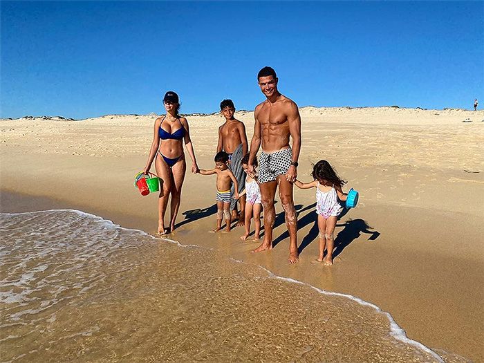 Georgina Rodríguez, Cristiano Ronaldo y sus hijos