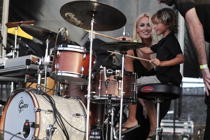 Carolina Cerezuela con su hijo Carlos