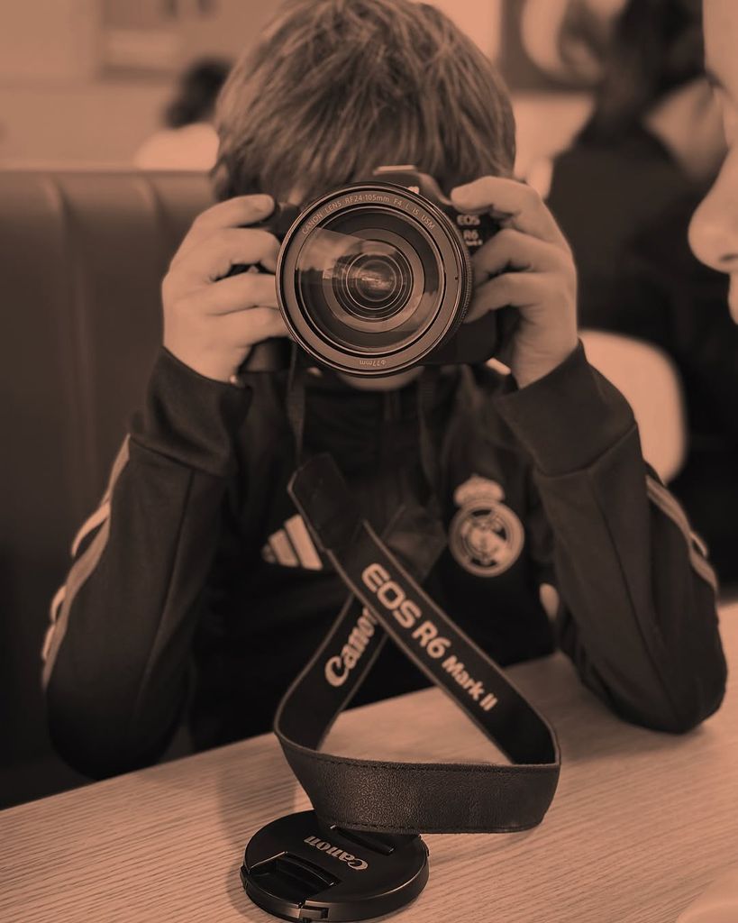 Sara Carbonero comparte fotos inéditas de su hijo Lucas por su noveno cumpleaños