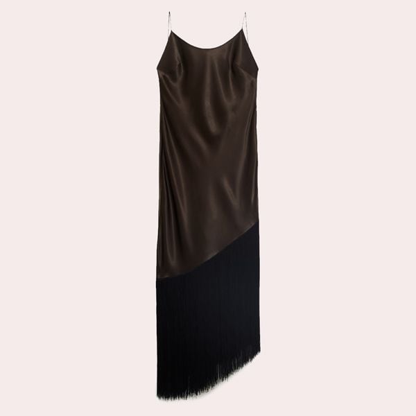 Vestido satinado asimétrico flecos