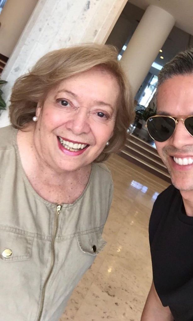 Rodner Figueroa y su madre