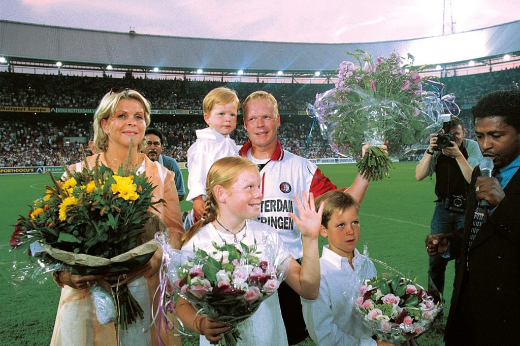 El exjugador y su mujer, con sus hijos en 1997 en Rotterdam