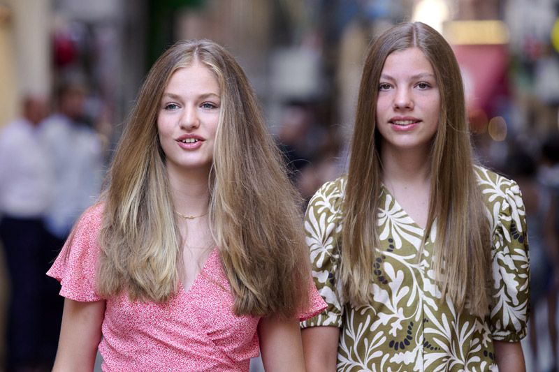 La princesa Leonor junto a su hermana, la infanta Sofía
