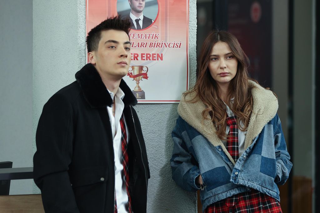 Avance de 'Hermanos': Sarp está inquieto porque su hermana y su madre le ocultan el motivo real de su distanciamiento