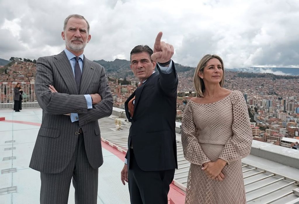 Don Felipe, con el presidente de Bolivia y la primera dama Marielene Urquidi