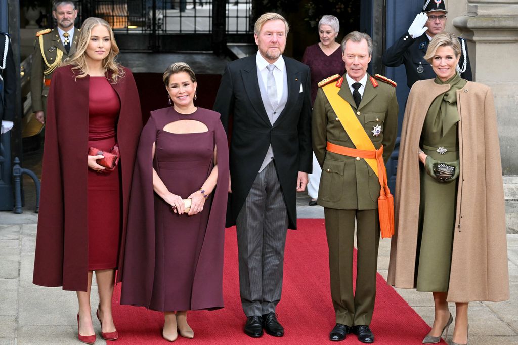 Los reyes de Holanda y la princesa Amalia posan con los Grandes Duques de Luxemburgo