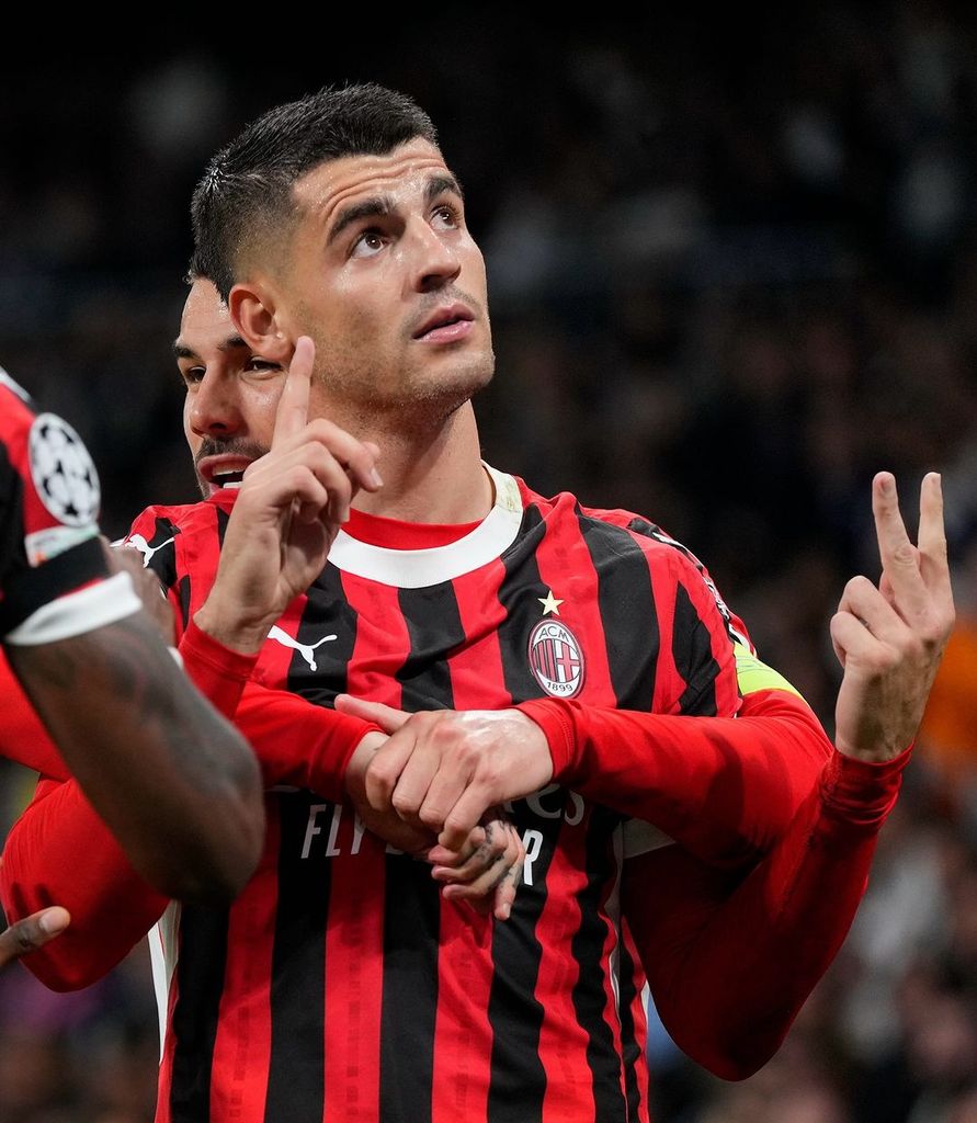 Plano medio de Alvaro Morata en un partido de fútbol