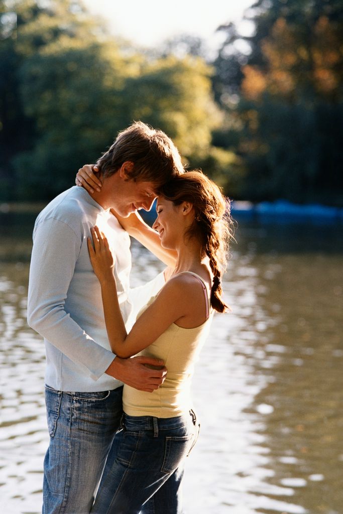 pareja lago