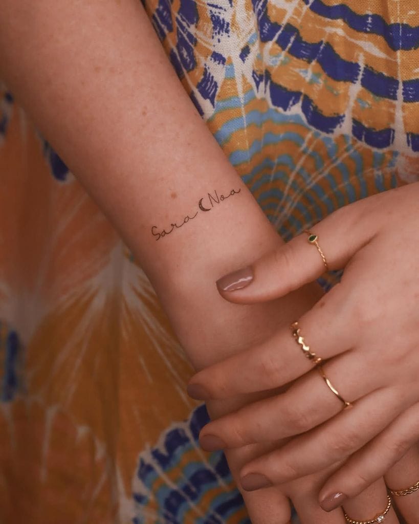 Tatuaje para madre e hija de nombres