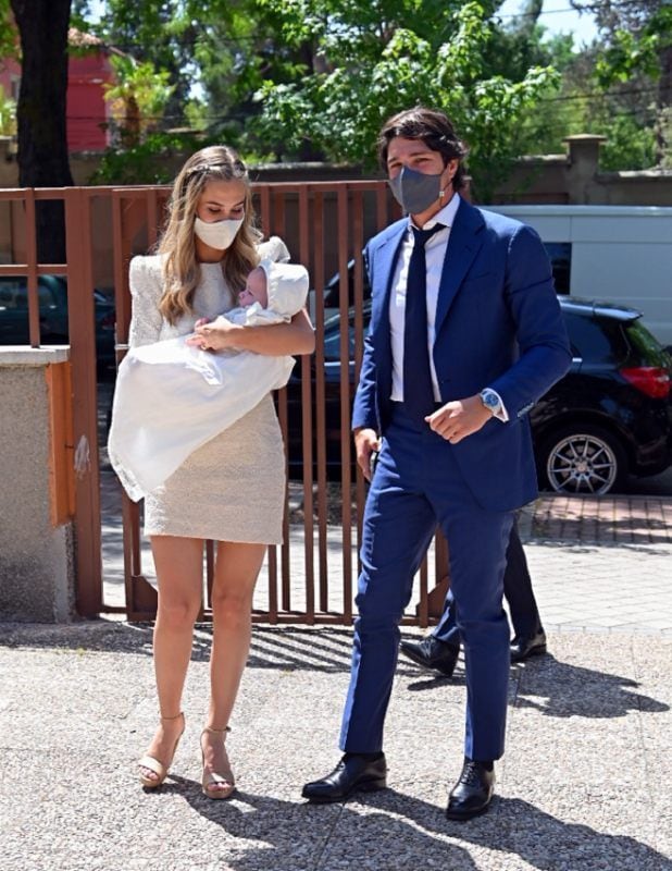 María Pombo y Pablo Castellano bautizan a su hijo Martín