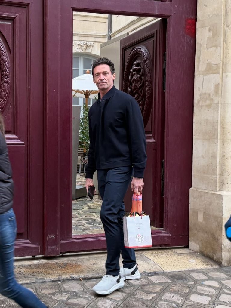 Hugh Jackman de compras por París