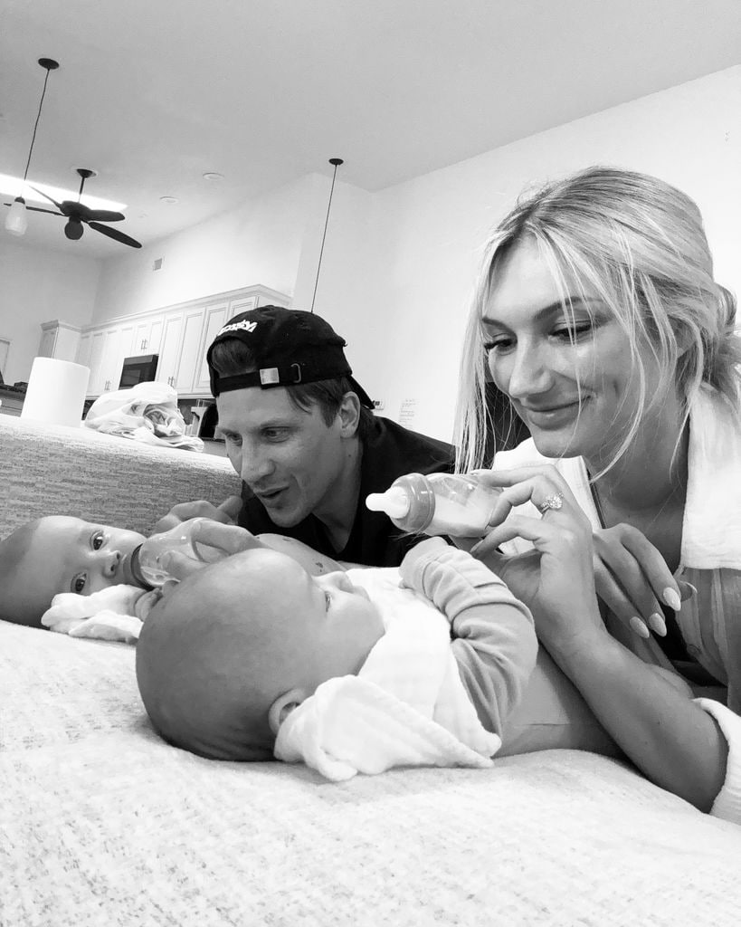 Brooke Hogan actualmente está casada y es madre de gemelos.