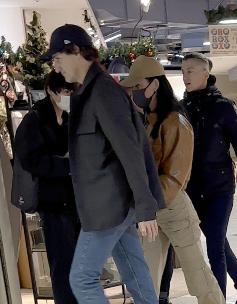 Katy Perry y Justin Trudeau fueron vistos tomados de la mano durante una cita en Tokio, mientras la cantante continúa la etapa japonesa de su gira mundial. La pareja fue vista paseando por Asakusa, una zona muy popular entre los turistas. 