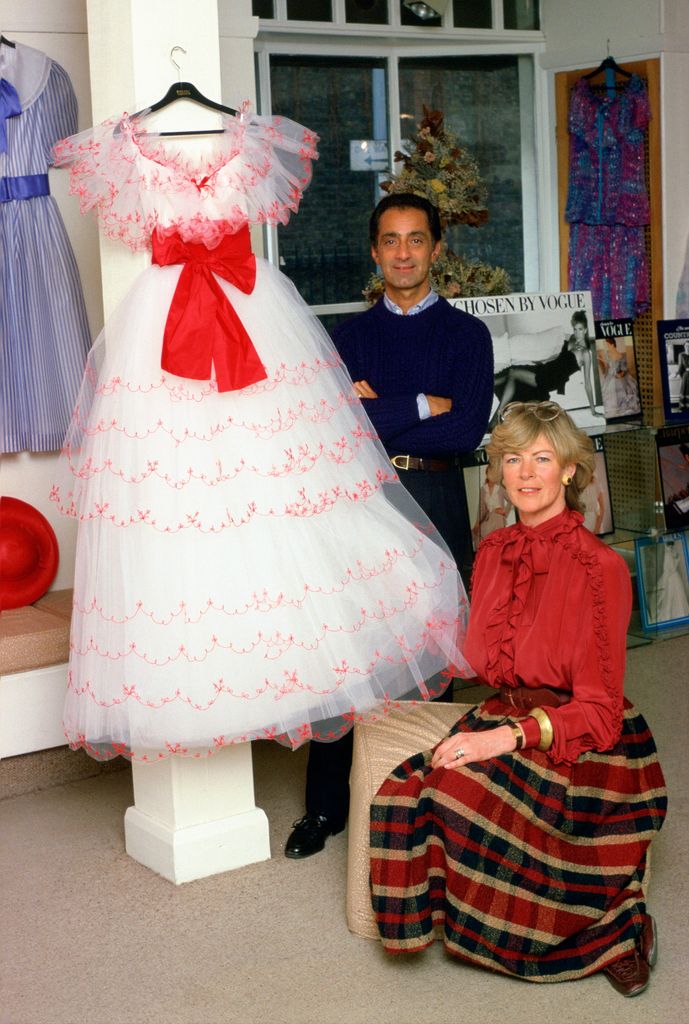 Muere David Sassoon, diseñador que forjó el estilo de Diana de Gales en los 80