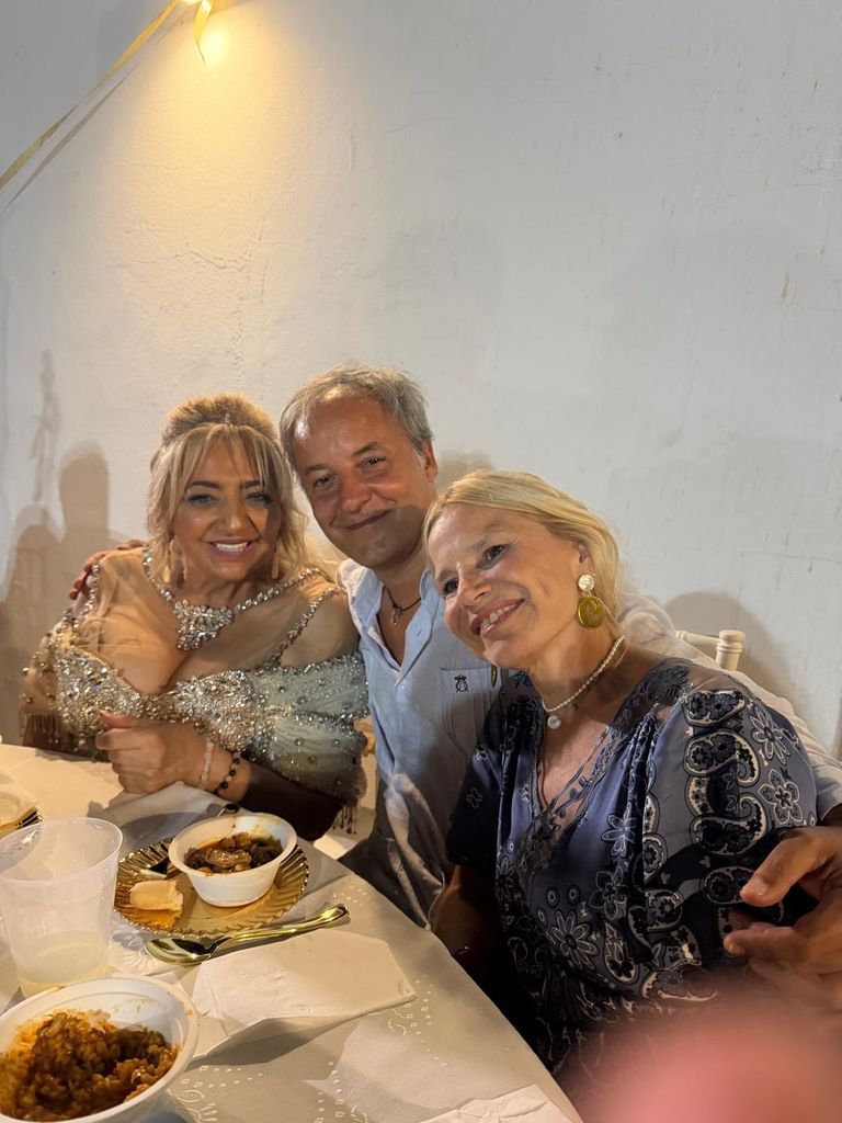 Eugenia y Narcís compartieron mesa con 'La Chispa' en la boda de su nieto