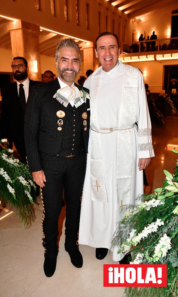 alejandro fern ndez y el sacerdote del templo san juan mac as