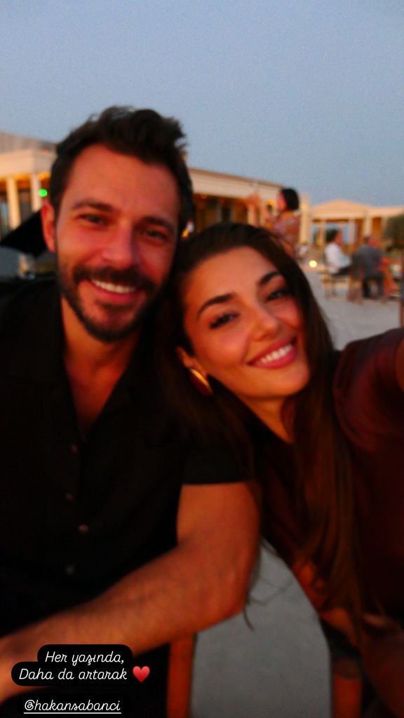 La relación entre Hande y Hakan sigue viento en popa