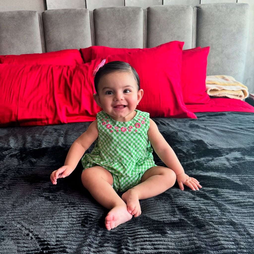 Tessa, hija de José Eduardo Derbez, ha cautivado las redes sociales con su ternura.