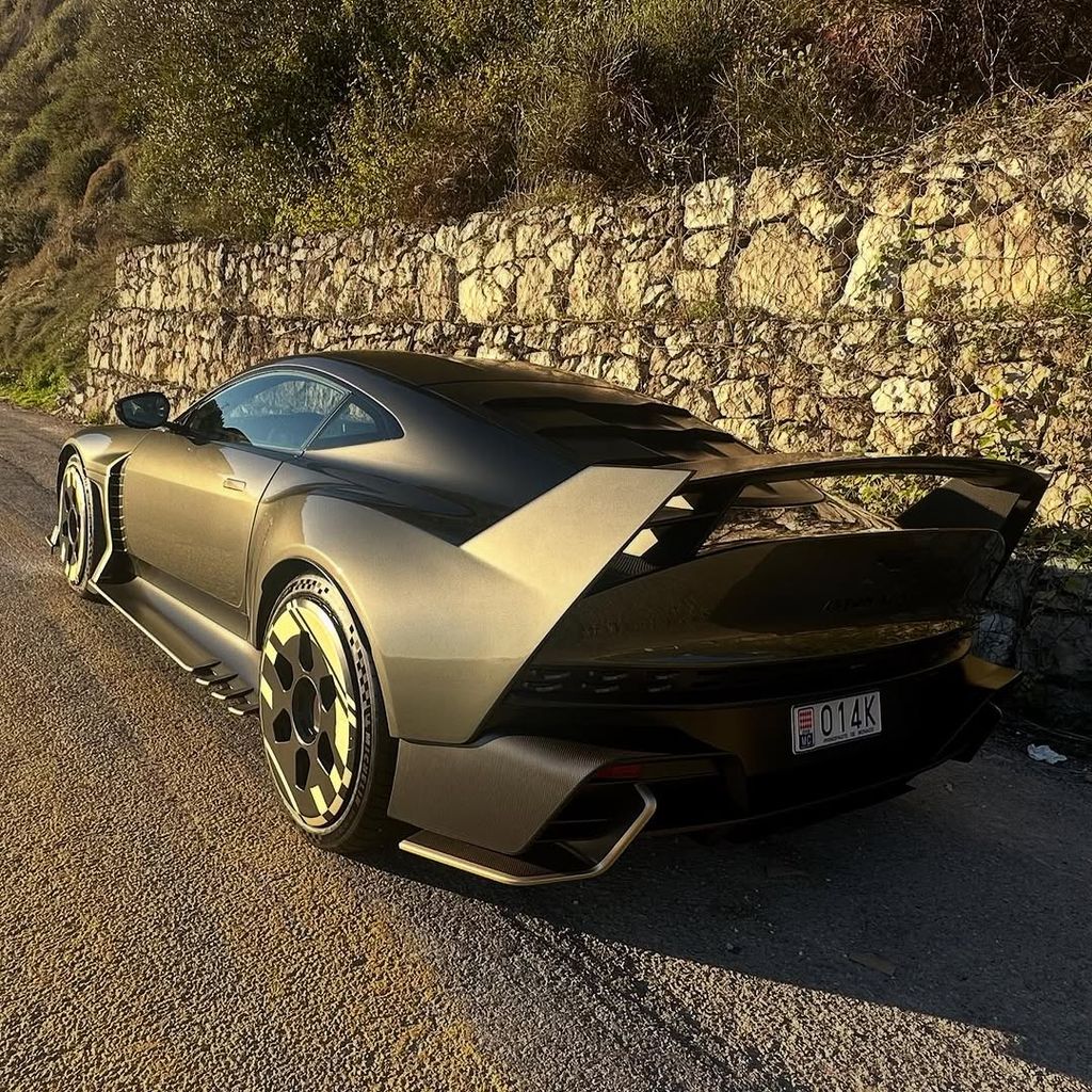 Fernando y Melissa se han dado un paseo en el lujoso coche del corredor
