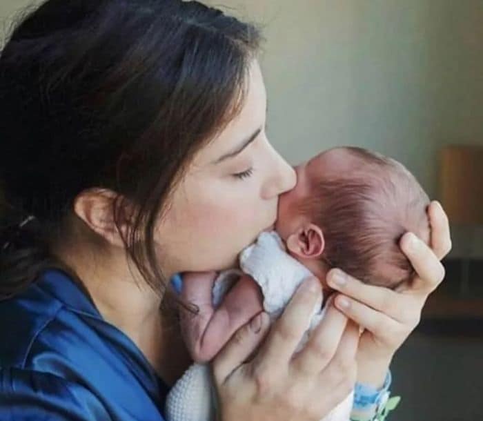 Hazal Kaya ('Nuestra historia') ha sido mamá por segunda vez