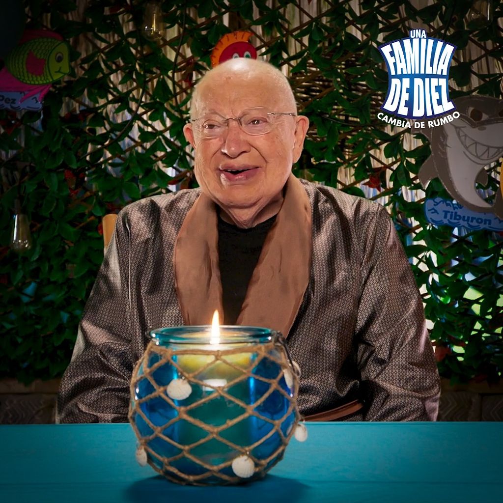 Eduardo Manzano como el abuelo Arnoldo en 'Una Familia de Diez'