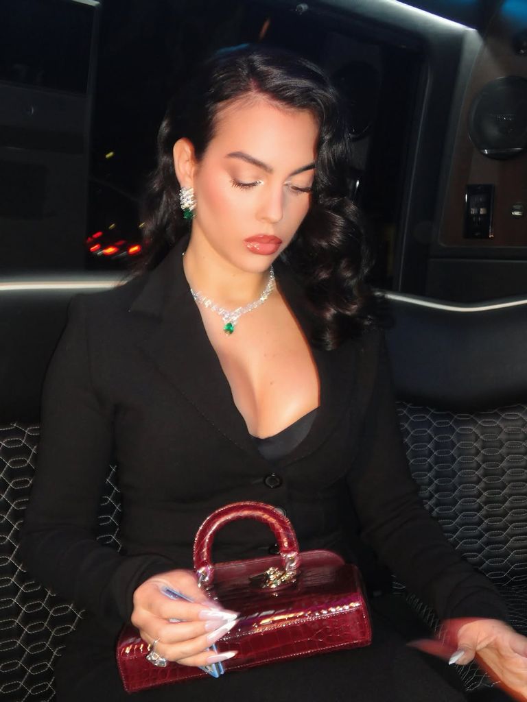 Georgina Rodríguez se dejó ver elegantísima y llena de diamantes para acompañar a Melania Trump en la presentación de su documental en Washington D.C. 