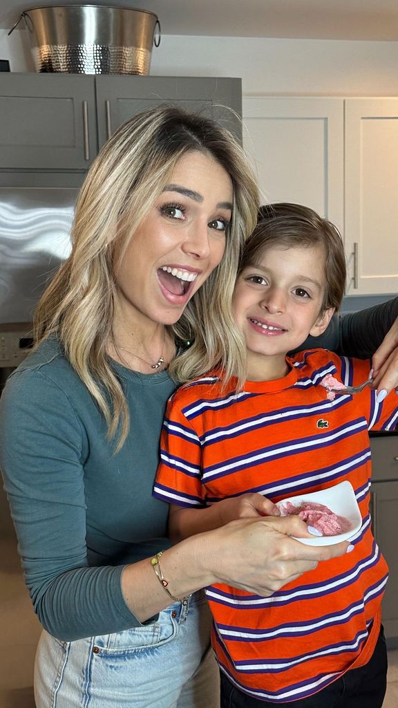 Alessandra Villegas y su hijo, daniel Alejandro 