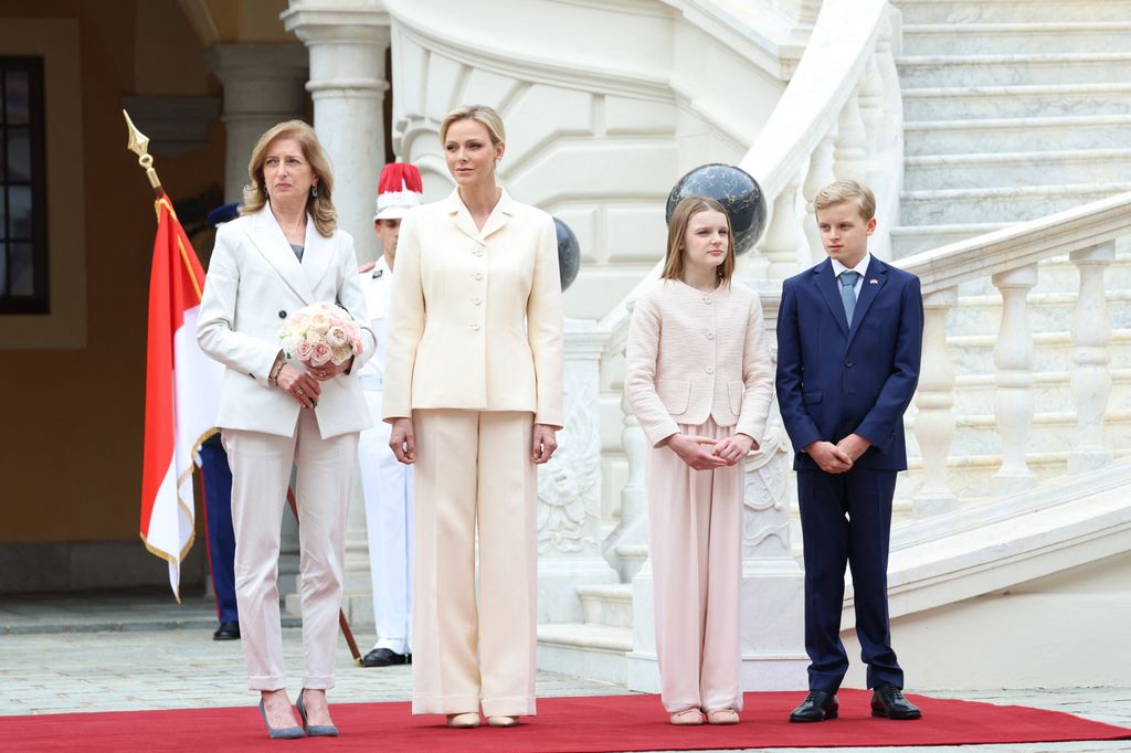 La princesa Charlene de Mónaco junto a sus hijos, los príncipes Jacques y Gabriella, durante la visita oficial del ministro italiano a Mónaco, el 2 de octubre de 2026.