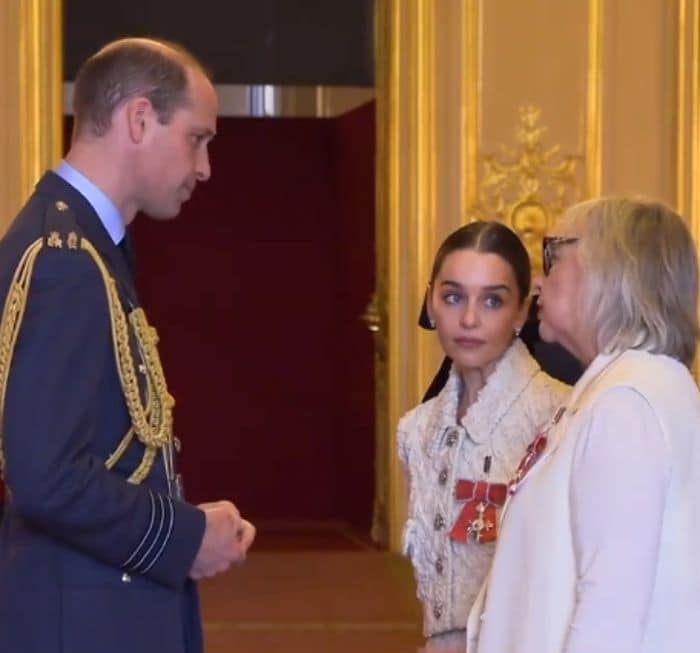 Guillermo de Inglaterra con Emilia Clarke