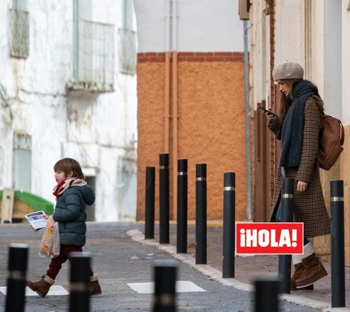 EXCLUSIVA: Sara Carbonero y sus hijos disfrutan de las navidades en Corral de Almaguer