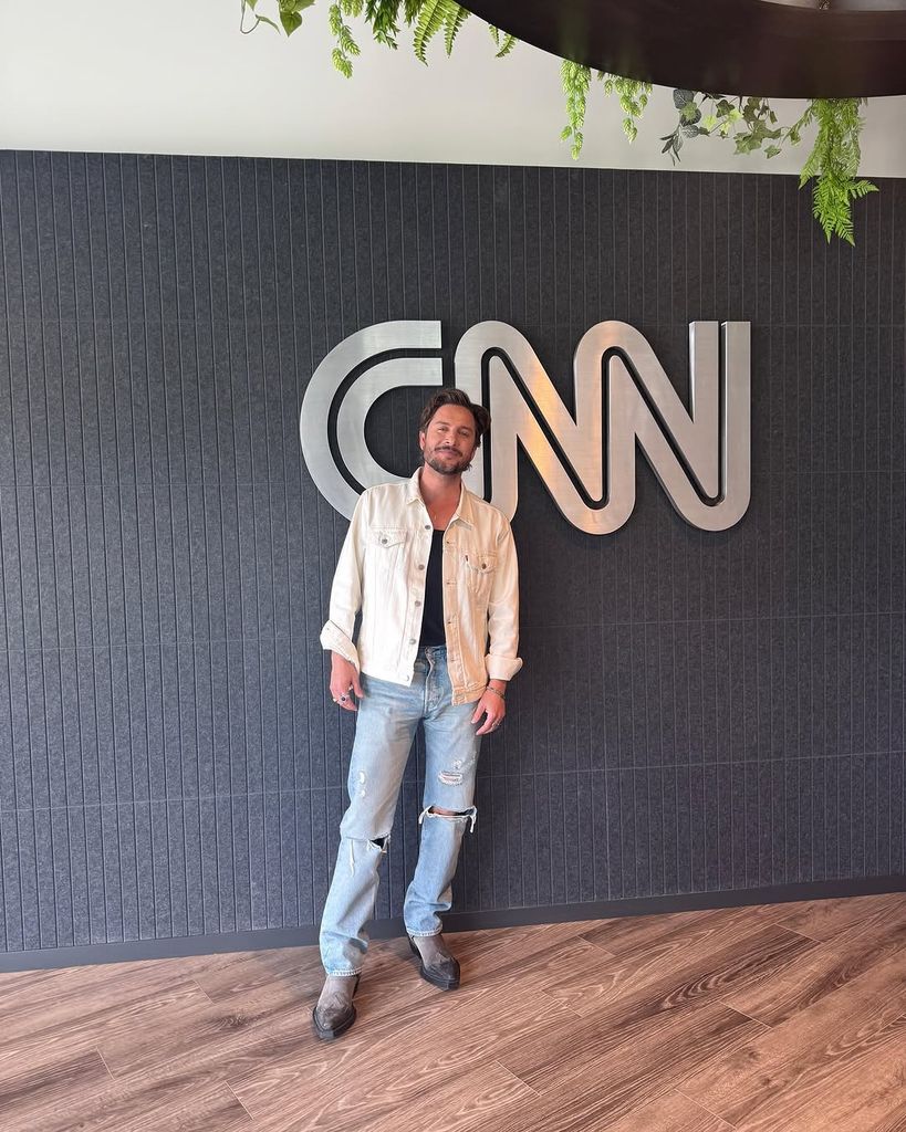 Manuel Carrasco, en los estudios de la CNN en Los Ángeles (EE.UU.)