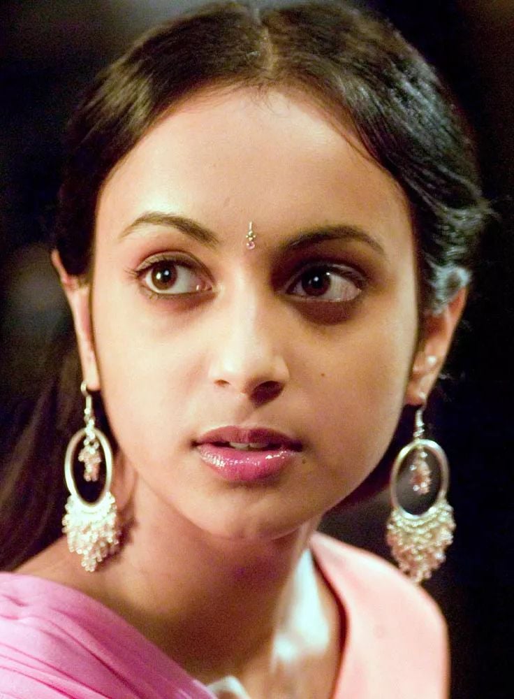 Parvati Patil es una estudiante de Gryffindor admiradora de Harry