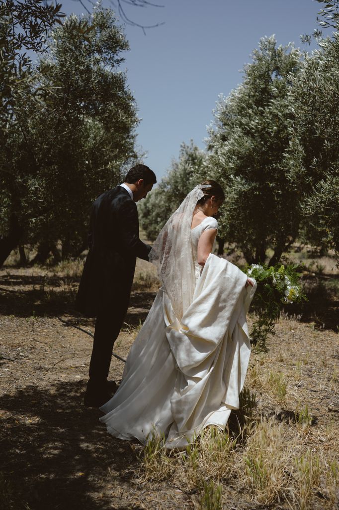 Look de novia con bordados de Flor Fuertes