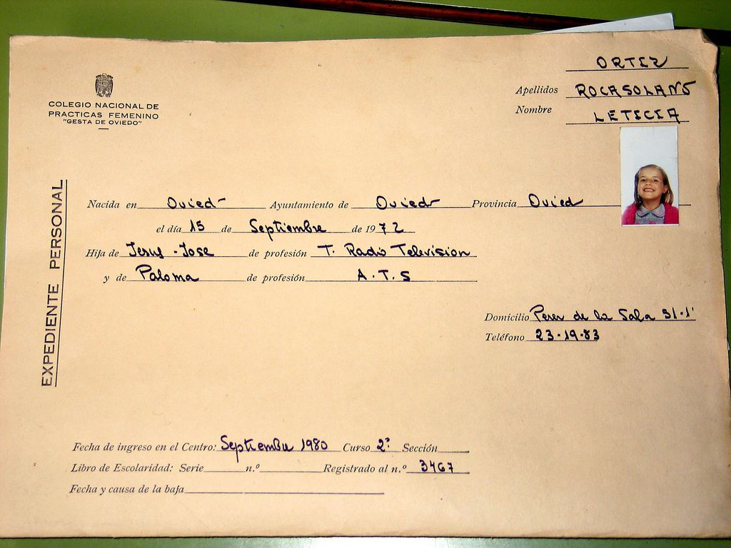 REPRODUCCIONES DE LAS FICHAS DEL COLEGIO DE LA GESTA DE OVIEDO DONDE LETIZIA ORTIZ ESTUDIO LA E.G.B.