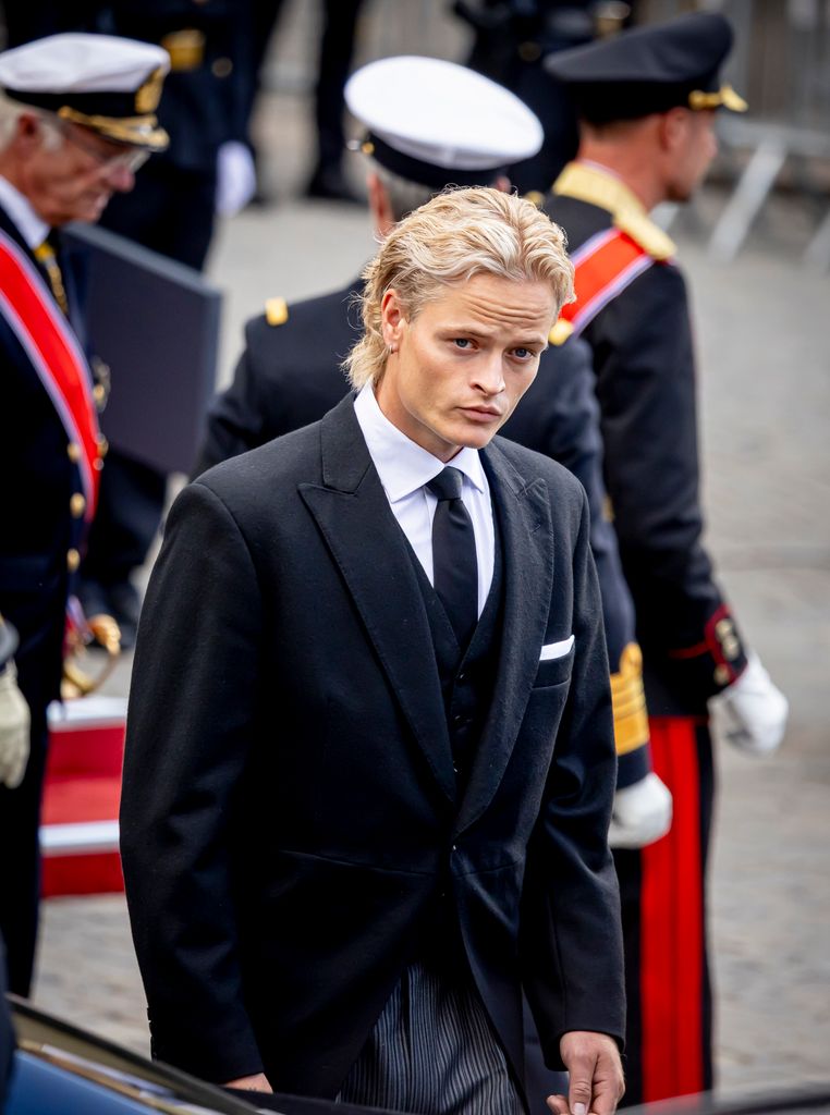 Marius Borg dejó su arresto domiciliario para asistir al funeral del rey Harald.