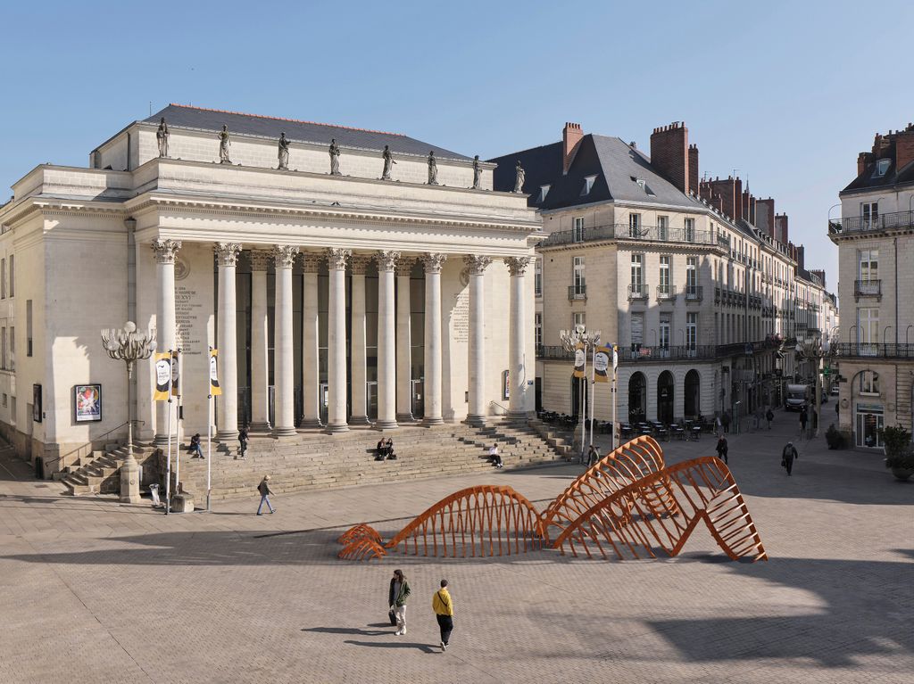 Instalación artística en la plaza de Graslin