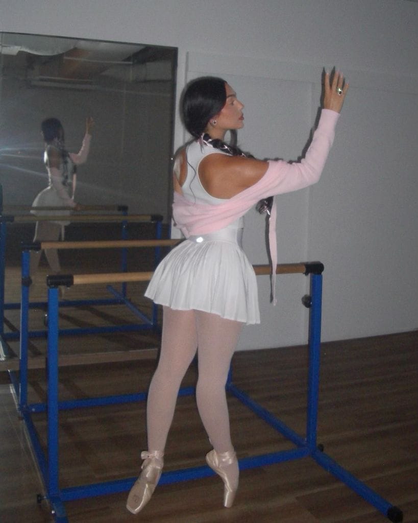 Georgina Rodríguez conserva la gracia y el porte de una bailarina de ballet.
