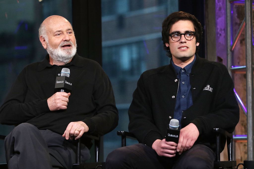 Rob Reiner y su hijo Nick en una charla en Nueva York en 2016
